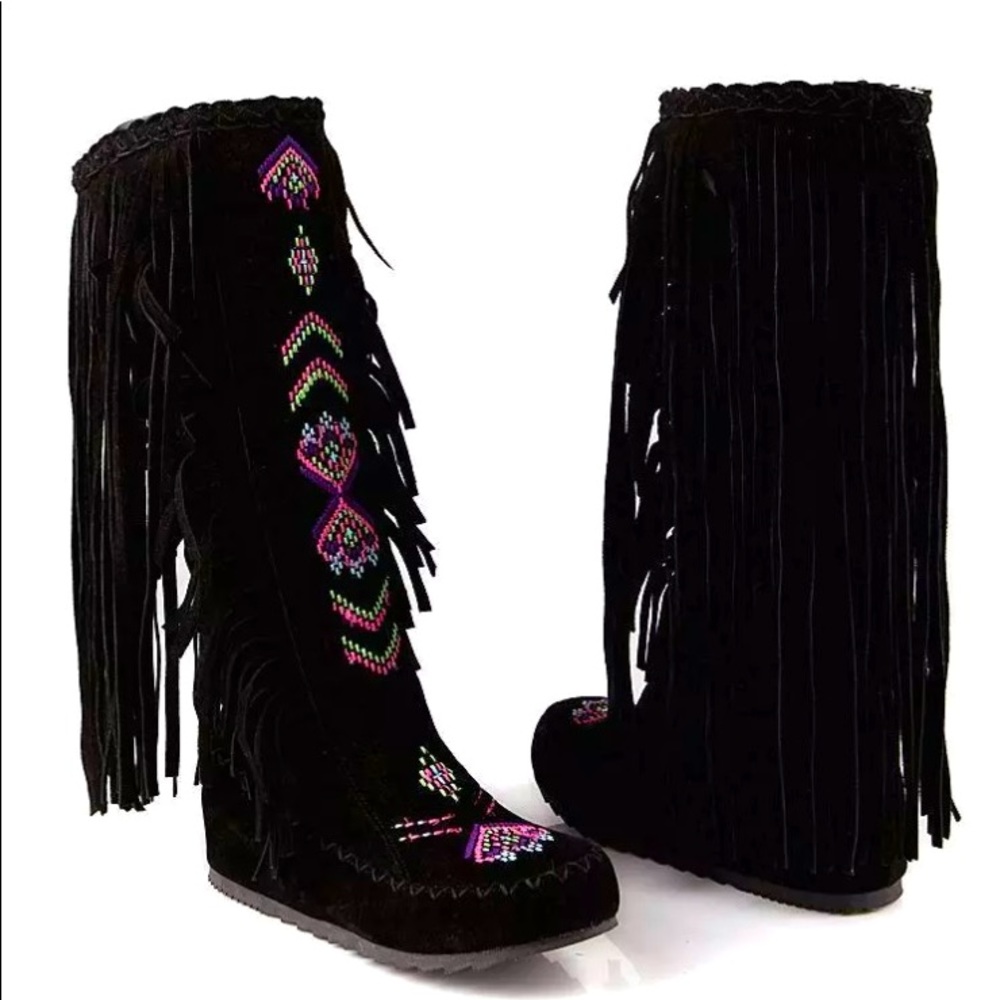 FRINGED BLACK MOCCASIN STYLE BOOTS WITH COLORFUL BEADING
